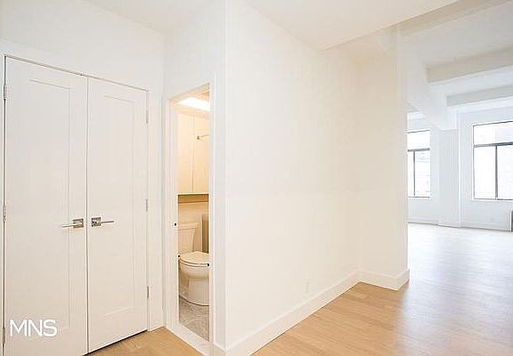 4th image of 31 E 31st St APT 10F