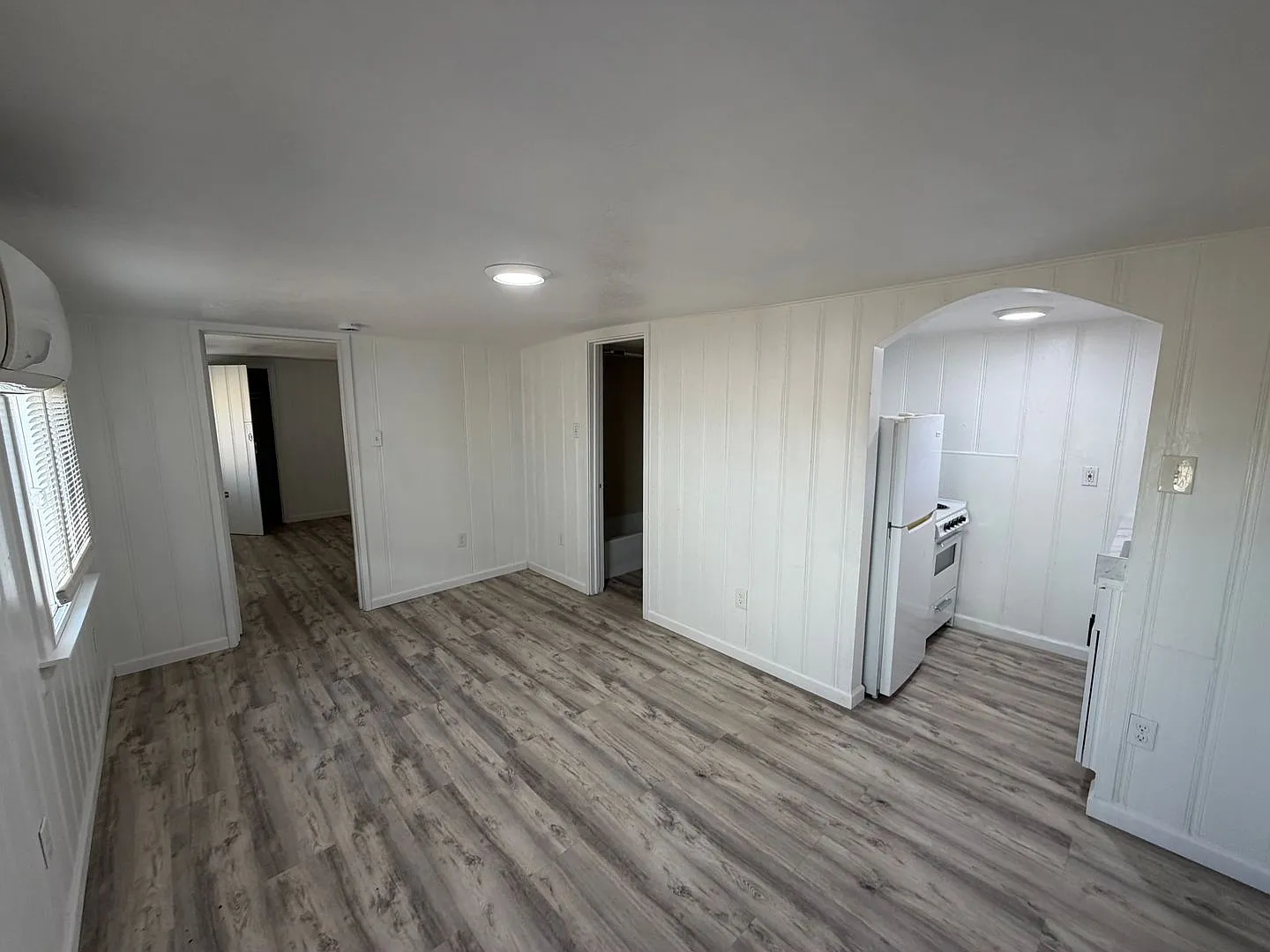 Updated 1 Bedroom in Great Downtown Location - 20th St & Thomas w/Yard — Photo 3