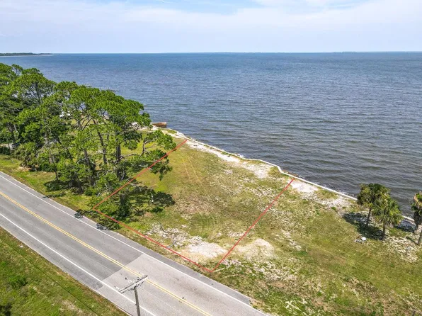 2152 Highway 98 W, Carrabelle, FL 32322