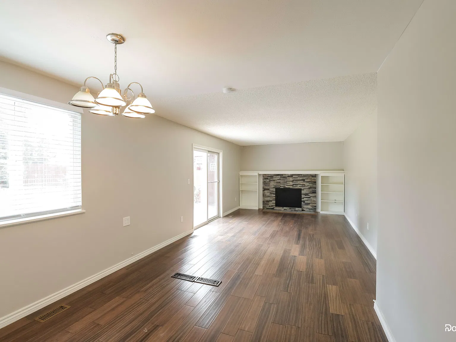 3 bed, 2.0 bath, 1685 sqft, $3,010 — Photo 4