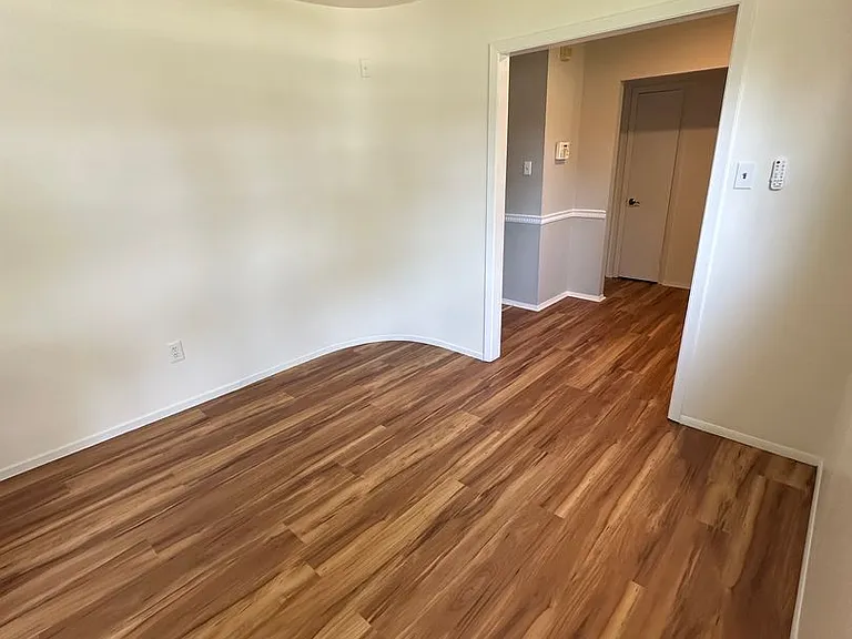 26 Newport Ln — Photo 8