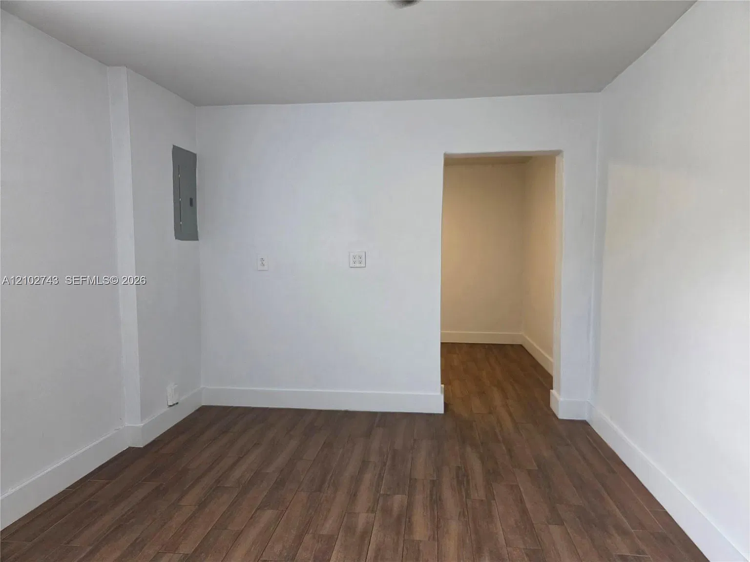 3 bed, 1713 sqft, $3,800 — Photo 2