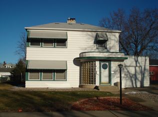 835 Holmes St S, Shakopee, MN 55379