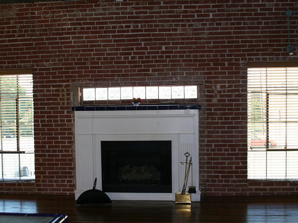 2nd image of 215 E Ferguson St APT E