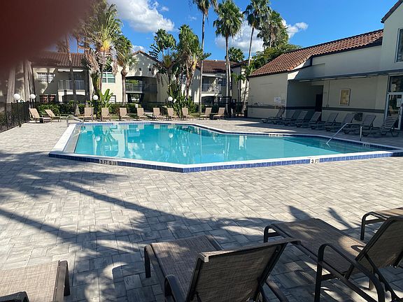2nd image of 3421 Winkler Ave APT 402