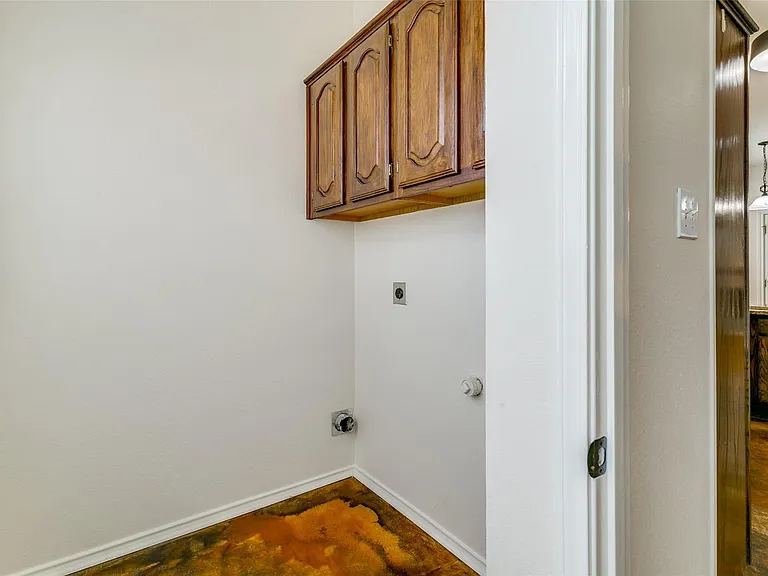 1649 Bennington Dr — Photo 18