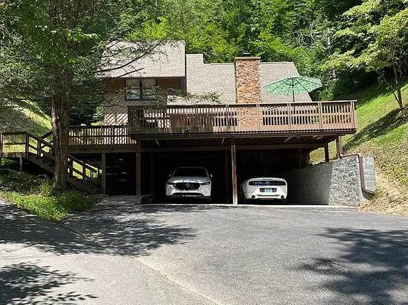 212 Meade Hts, Pikeville, KY 41501