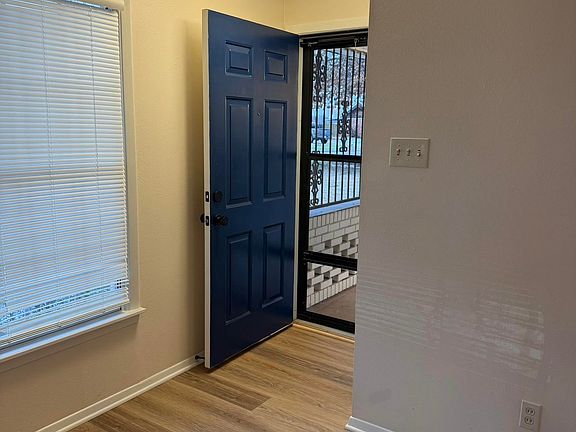 2nd image of 2713 Devon Rd