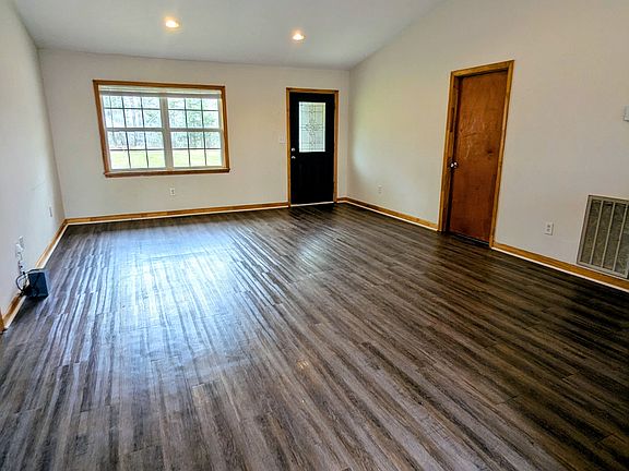 3rd image of 7403 Primm Springs Rd