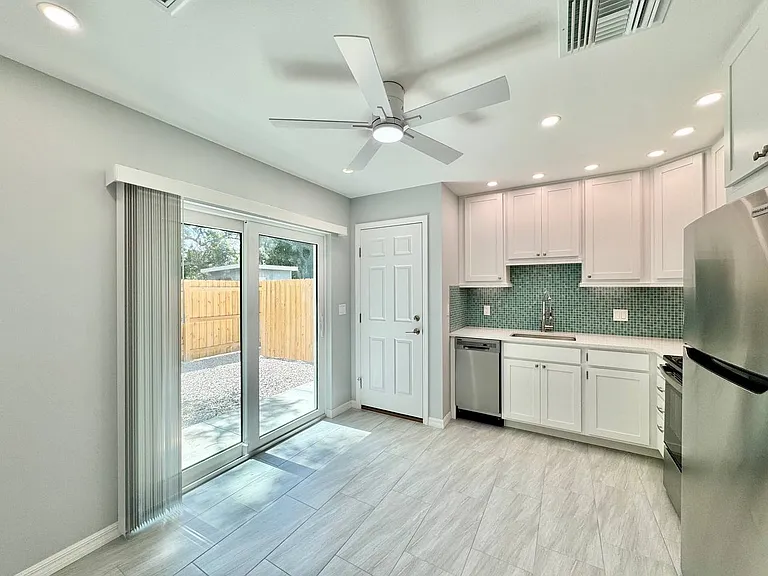 4306 Porpoise Dr #A — Photo 2