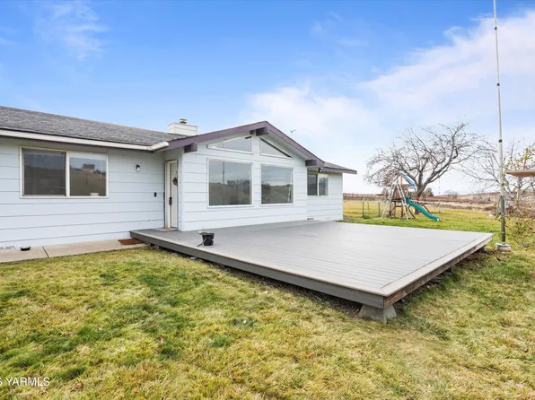 460 Sun Acres Rd, Zillah, WA 98953