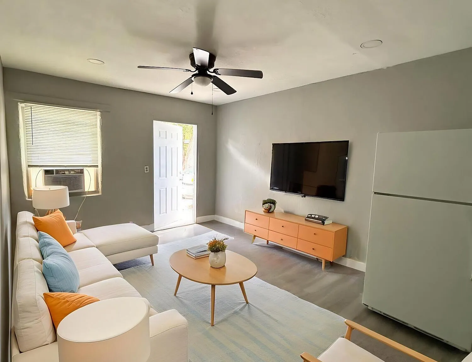 2 bed, 1.0 bath, 650 sqft, $1,000 — Photo 2