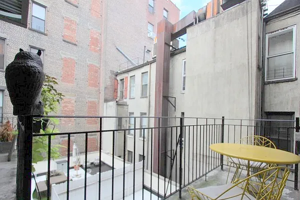 Rented by Julien Aractingi, LREB | media 22