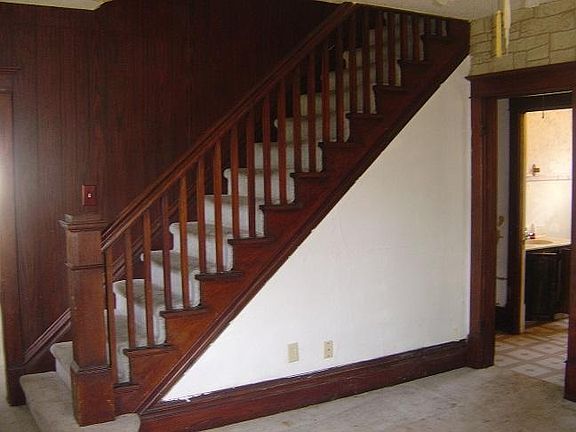 4th image of 405 Pine St