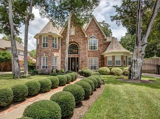 24 Inverness Park Way, Houston, TX 77055