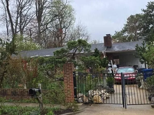 4707 Care Dr, Alexandria, VA 22310