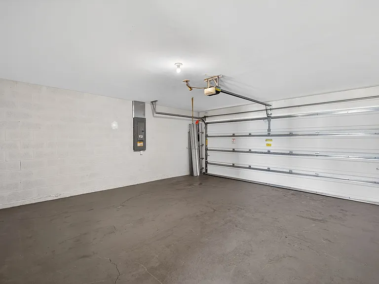 22-Garage_04082026