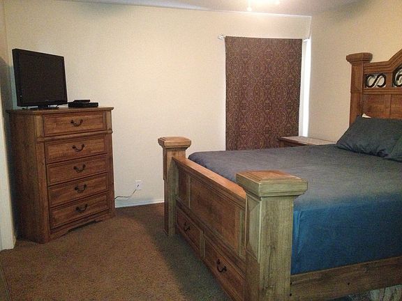 2nd image of 220 E Circle Dr