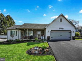 432 Randall Dr, Terre Hill, PA 17581