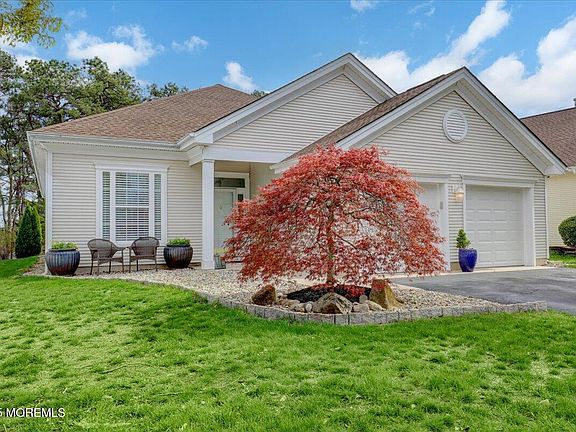 2nd image of 18 Greensprings Drive