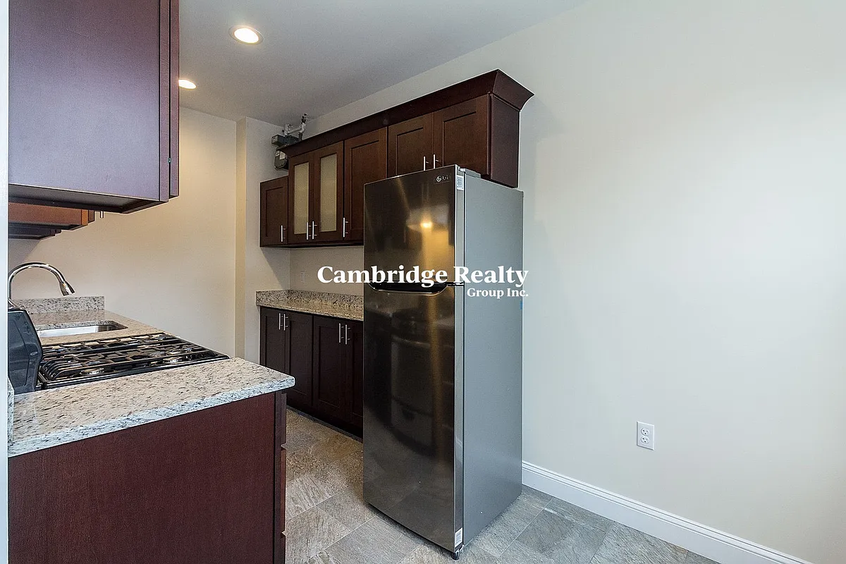 Building Photo - 33 Walbridge St #1T