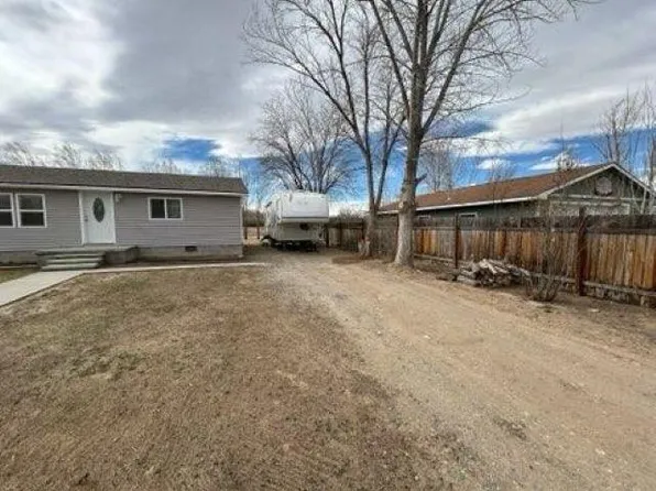 854 N 8th St, Basin, WY 82410
