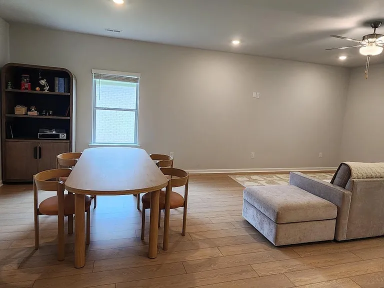 214 Waylan Ridge Ln — Photo 8