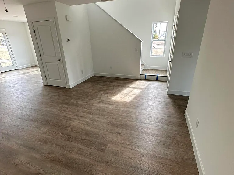 4515 Greenway Ave — Photo 6