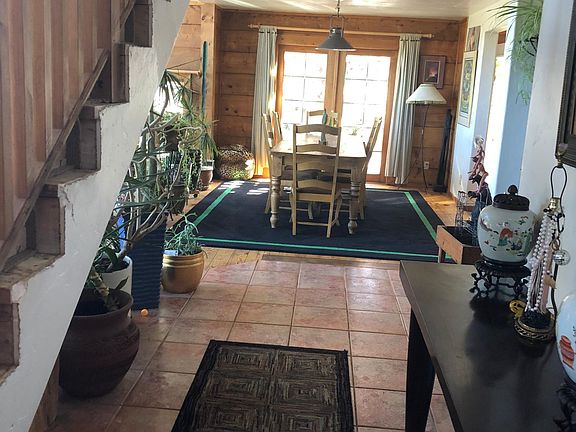 Dining Room - Seating for 6