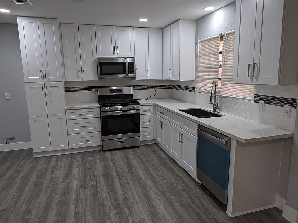 1st image of 2943 Almeda Plaza Dr