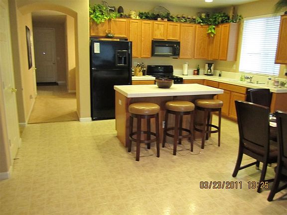 5th image of 585 Watercourse Ln