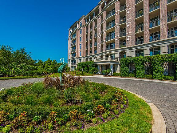 2nd image of 282 S Plaza Ct #Penthouse 7