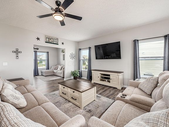 4th image of 736 Keystone Way