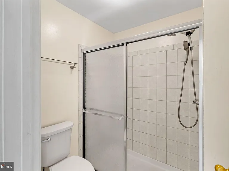 13100 Bustleton Ave — Photo 38