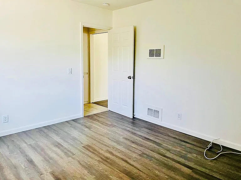 405 N Marengo Ave #11 — Photo 17