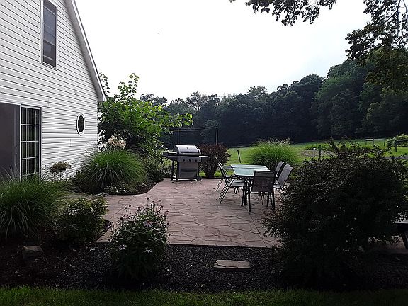 5th image of 265 Deerwood Ln