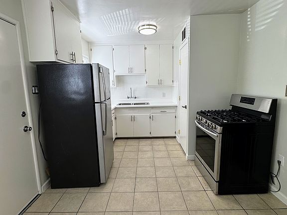 4th image of 467 S Buena Vista Ave #7