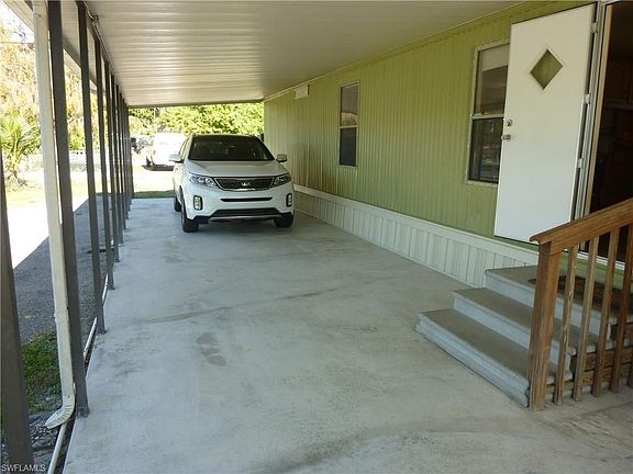 4th image of 2215 Laurel Ln