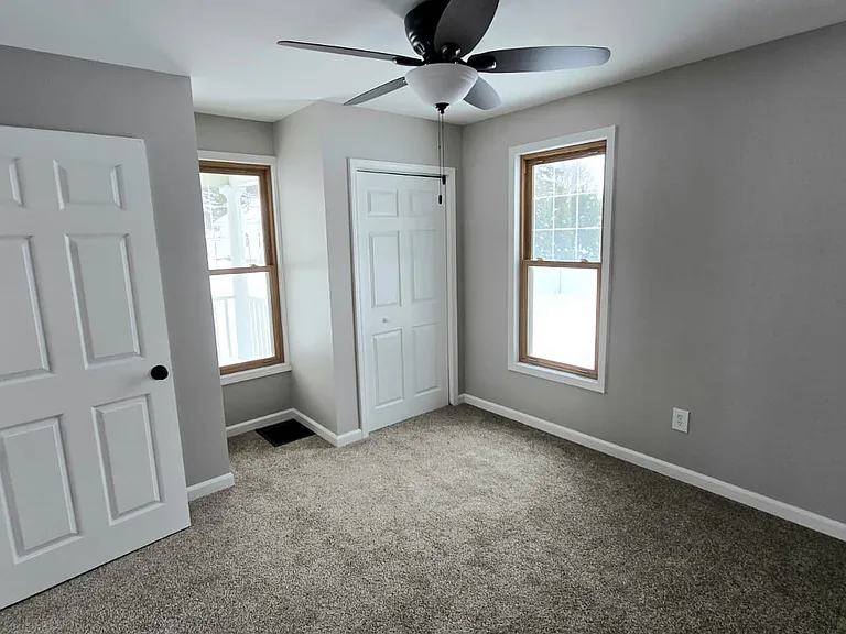 Bedroom 1 (Main floor)