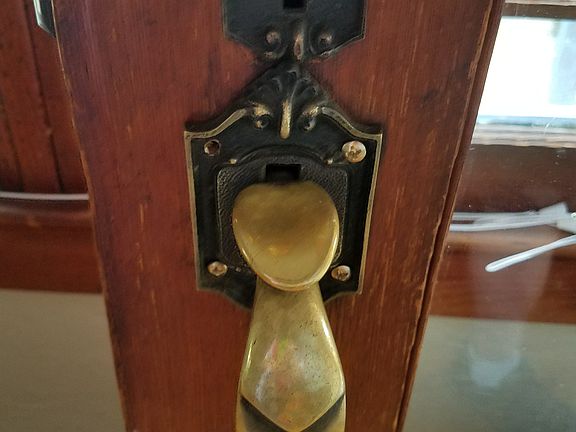 1912 Hazel lots of beautiful antique features to discover he