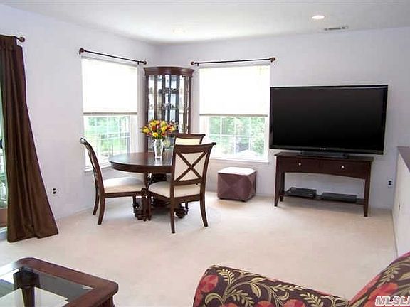 4th image of 341 Artist Lake Dr