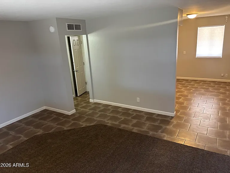 315 N Horne #315 — Photo 3