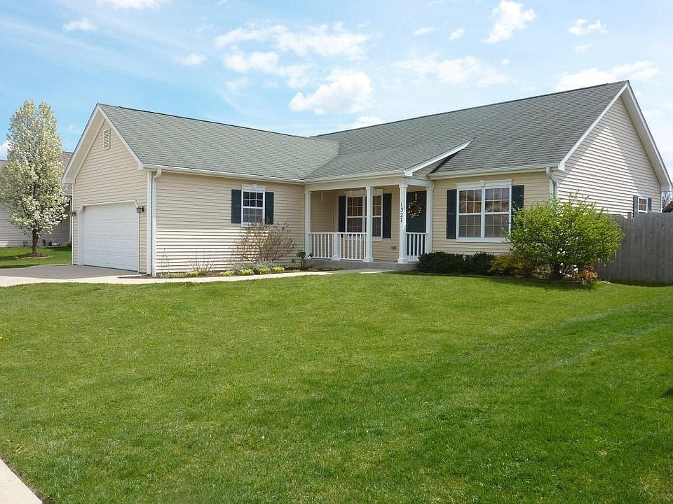 1st image of 1327 E Pinecrest Ln