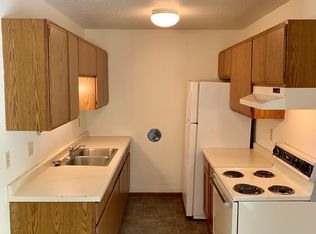 909 Pine St, La Crosse, WI 54601
