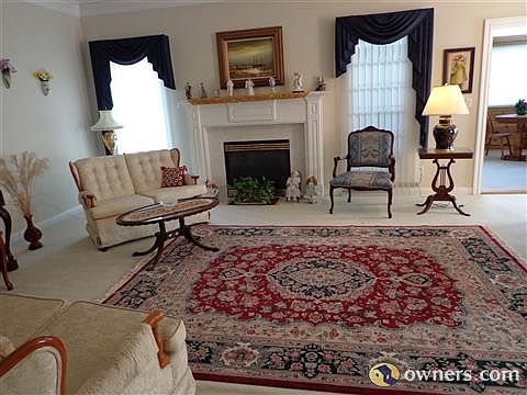 MAIN LEVEL LIVING ROOM