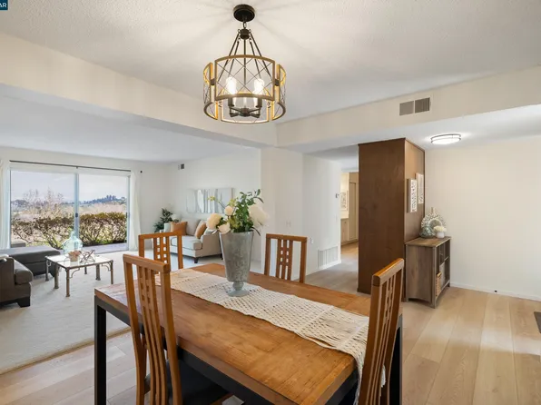 1348 Rockledge Ln APT 4, Walnut Creek, CA 94595