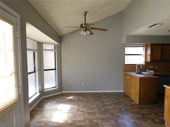 5th image of 1611 Dove Haven Dr