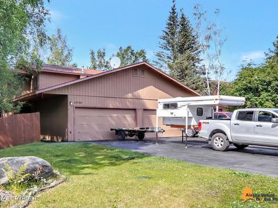 18720 N Lowrie Loop, Eagle River, AK, 99577