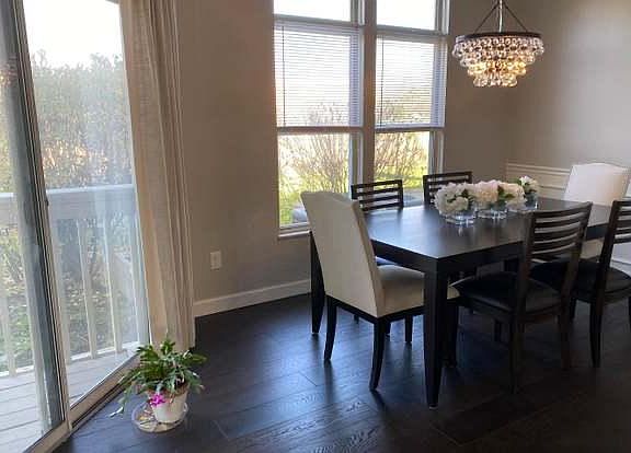 Dining room / balcony sliding doors