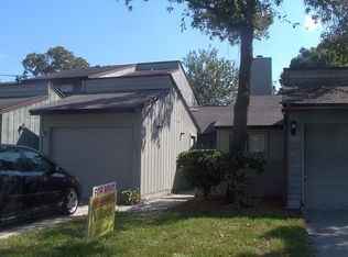 1043 Lee Rd, Jacksonville, FL 32225